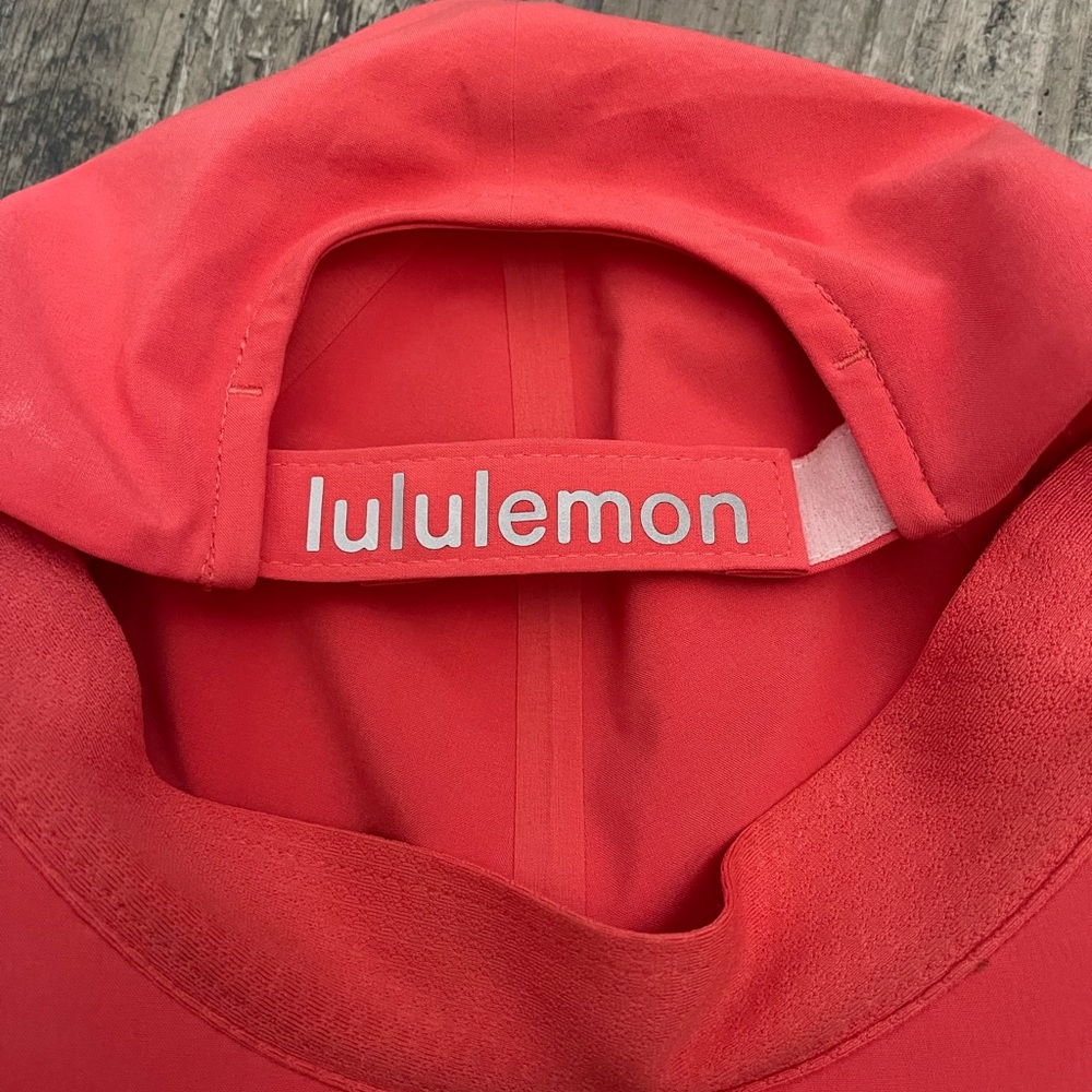 Lululemon running hat, one size, like new - Picture 3 of 7